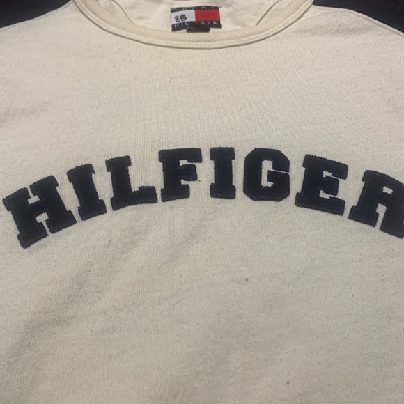 Vintage Tommy Hilfiger Crewneck - Picture 2 of 3